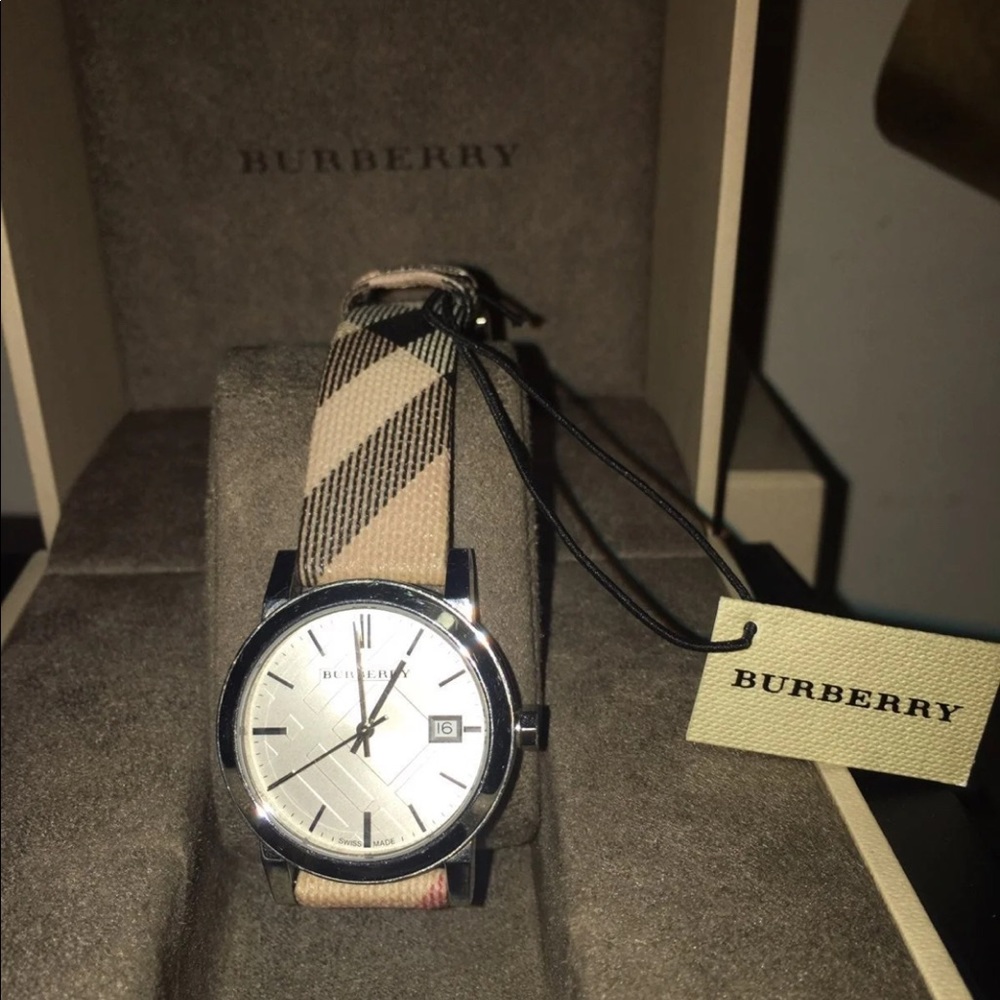 Burberry Authentic Watch! 🕑